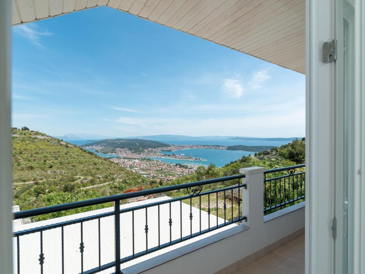 Scenic Sea View,Three Bedroom Villa With Pool Trogir Eksteriør bilde