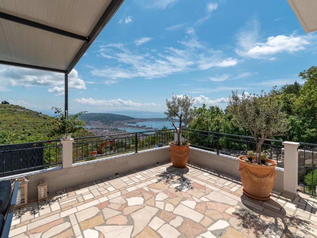 Scenic Sea View,Three Bedroom Villa With Pool Trogir Eksteriør bilde